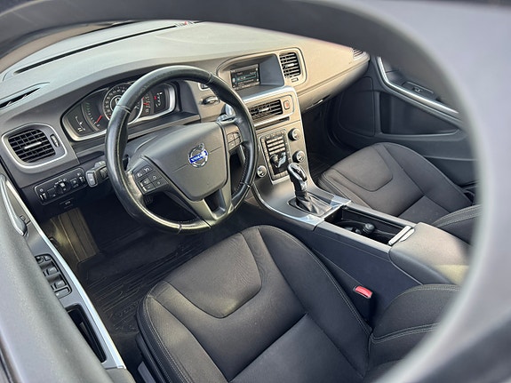 Volvo V60 11 of 25
