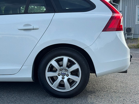 Volvo V60 6 of 25
