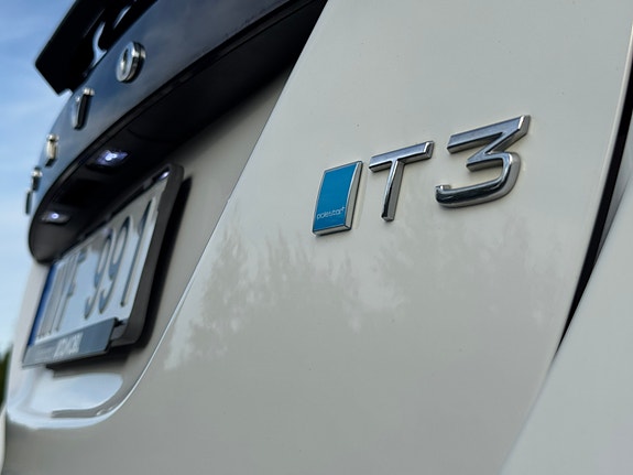 Volvo V60 14 of 25