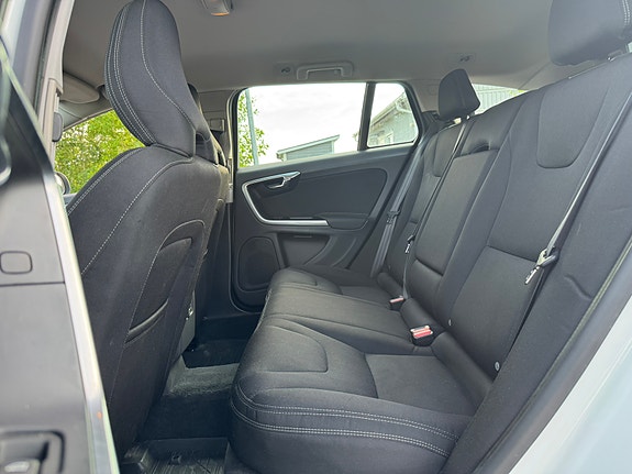 Volvo V60 12 of 25