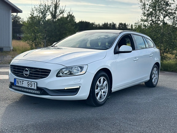 Volvo V60 3 of 25