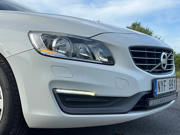 Volvo V60 22 of 25