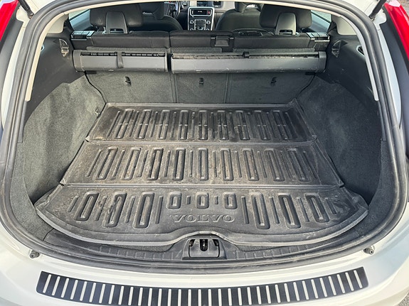 Volvo V60 13 of 25