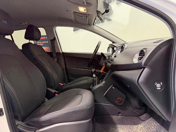 Hyundai i10 6 of 17