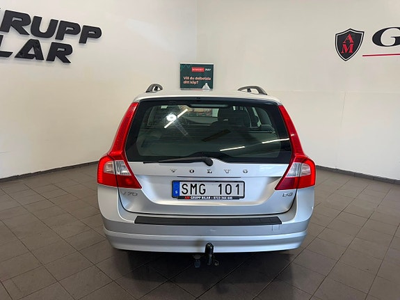 Volvo V70 8 of 16