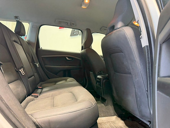 Volvo V70 6 of 16