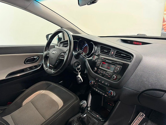 Kia Ceed 2 of 17
