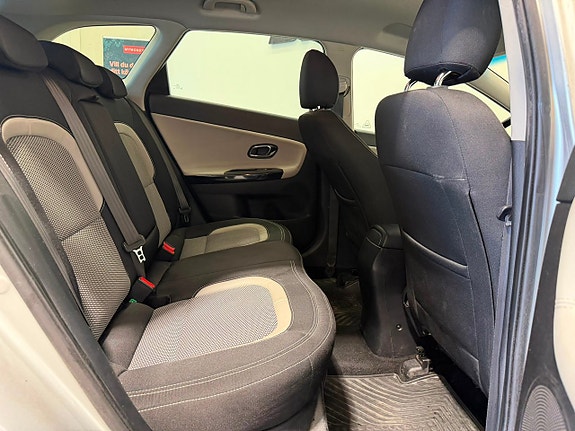Kia Ceed 12 of 17