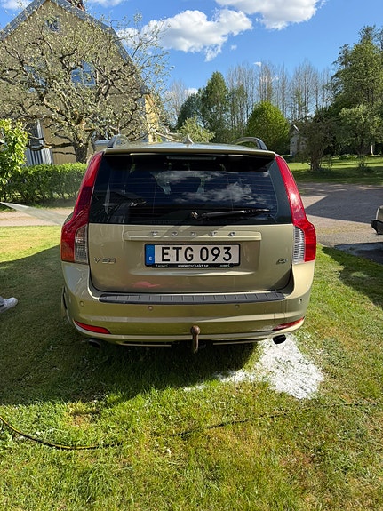 Volvo V50 4 of 5