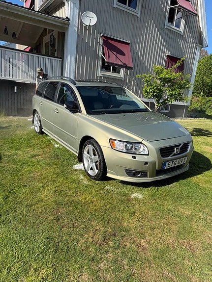 Volvo V50 2 of 5