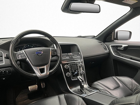 Volvo XC60 12 of 30