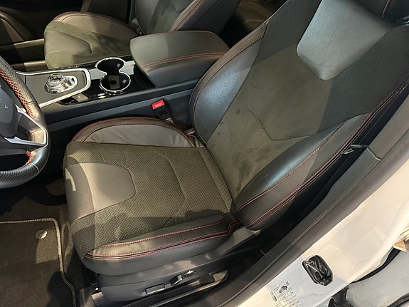 Ford S-MAX 3 of 5