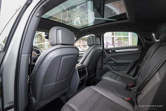 Porsche Cayenne 7 of 20