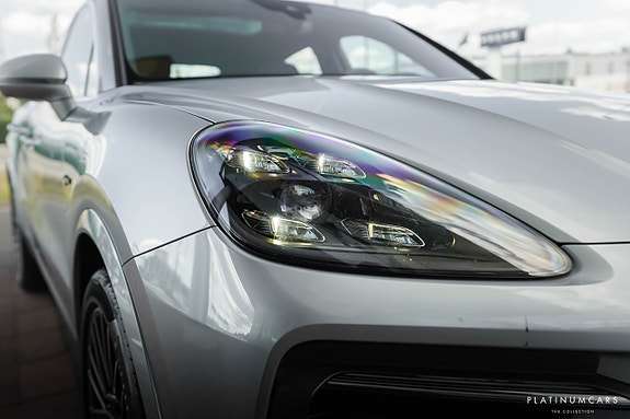Porsche Cayenne 17 of 20