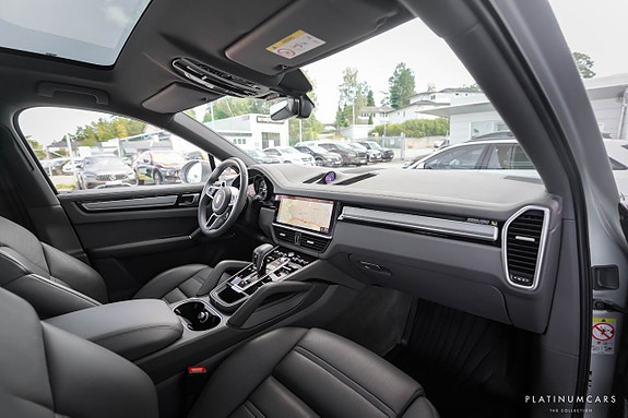 Porsche Cayenne 6 of 20