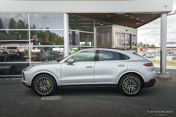 Porsche Cayenne 16 of 20