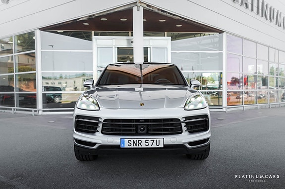 Porsche Cayenne 3 of 23