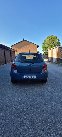 Toyota Yaris 4 of 5