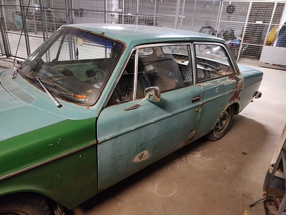 Volvo 142 2 of 5