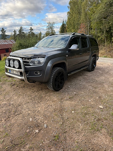 Volkswagen Amarok 2 of 5