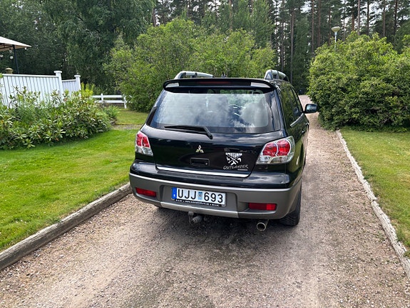 Mitsubishi Outlander 3 of 5