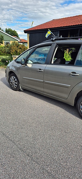 Citroen Grand C4 Picasso 3 of 5