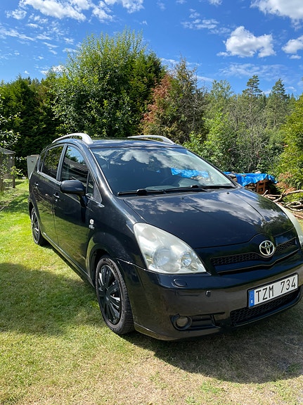 Toyota Corolla Verso 5 of 8