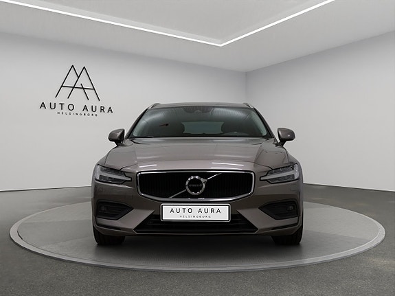 Volvo V60 2 of 20