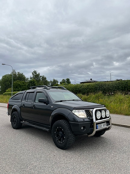 Nissan Navara 2 of 5