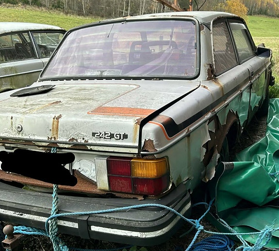 Volvo 242 3 of 5