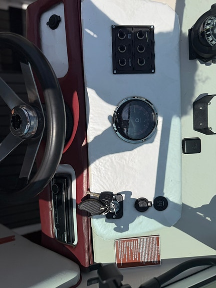 Sea ray 200 CC 4 of 5