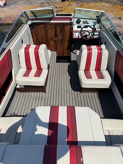 Sea ray 200 CC 2 of 5
