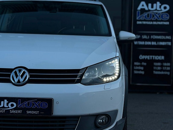 Volkswagen Touran Cross 23 of 27