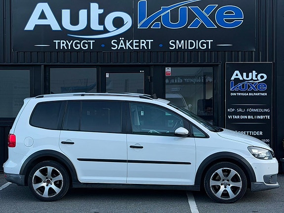 Volkswagen Touran Cross 21 of 27