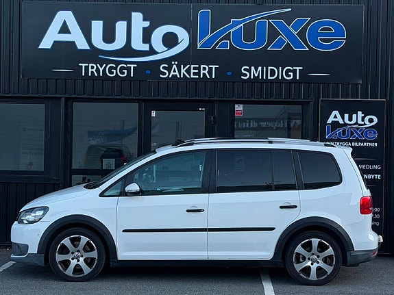 Volkswagen Touran Cross 22 of 27