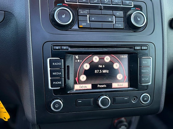 Volkswagen Touran Cross 16 of 27