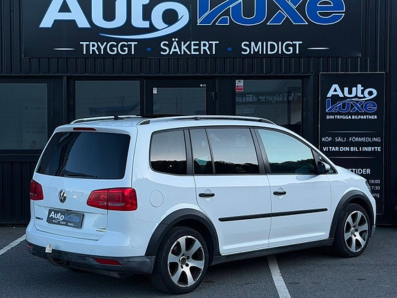 Volkswagen Touran Cross 18 of 27