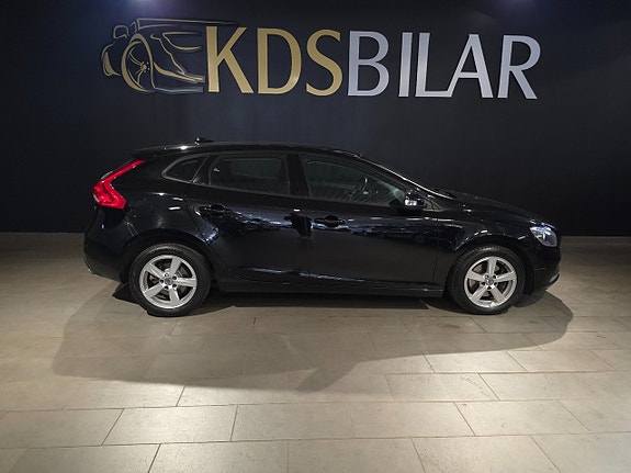 Volvo V40 4 of 5