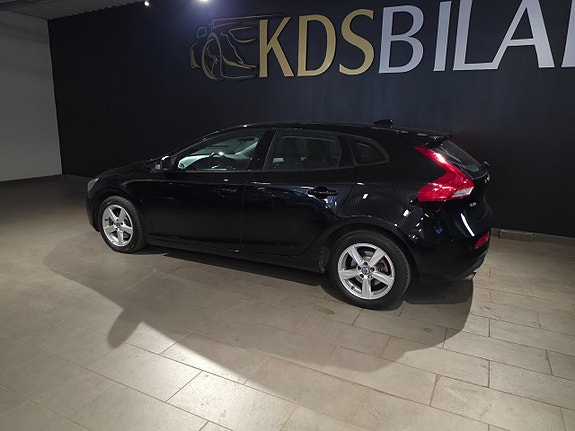 Volvo V40 3 of 5
