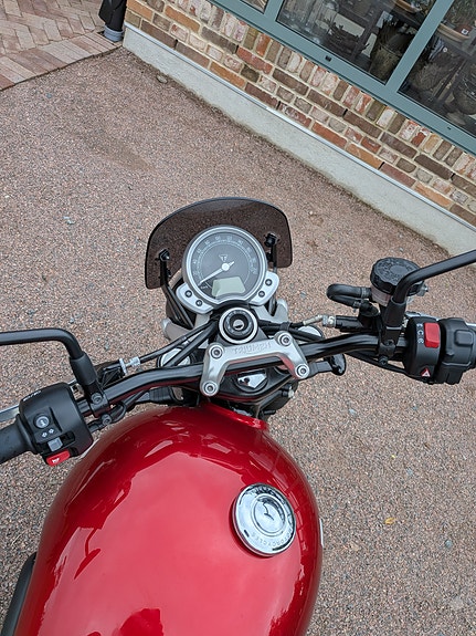 Triumph STREET TWIN 3 of 6
