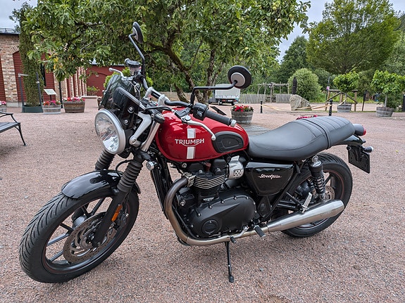 Triumph STREET TWIN 4 of 6