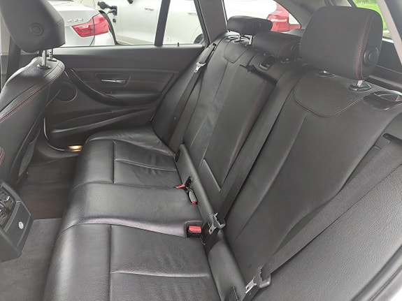 BMW 328i 5 of 5