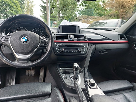 BMW 328i 3 of 5