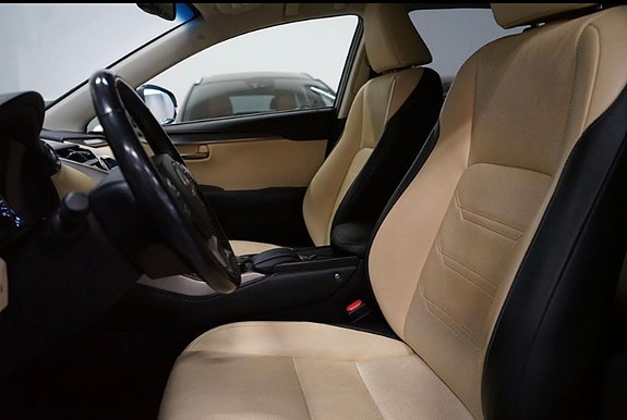 Lexus NX300h 6 of 14