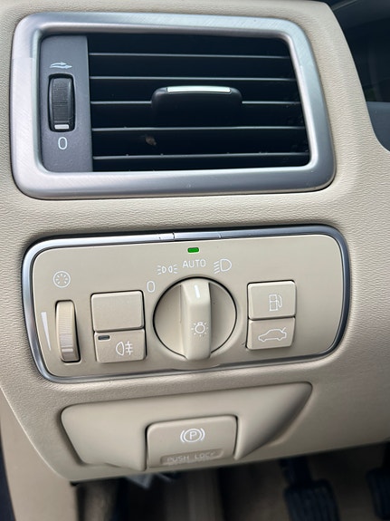 Volvo XC70 10 of 24