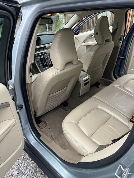 Volvo XC70 14 of 24