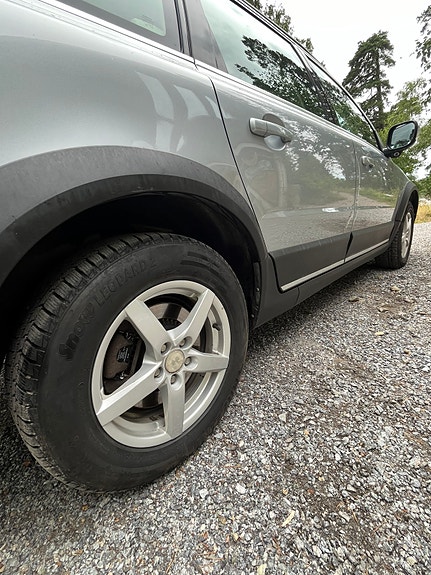 Volvo XC70 4 of 5
