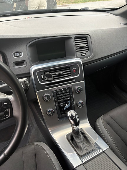 Volvo V60 7 of 8
