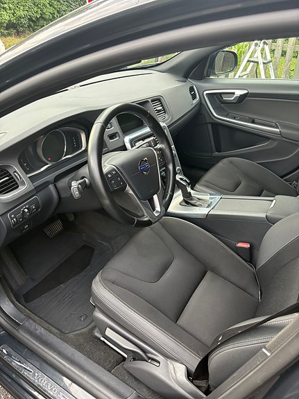 Volvo V60 6 of 8