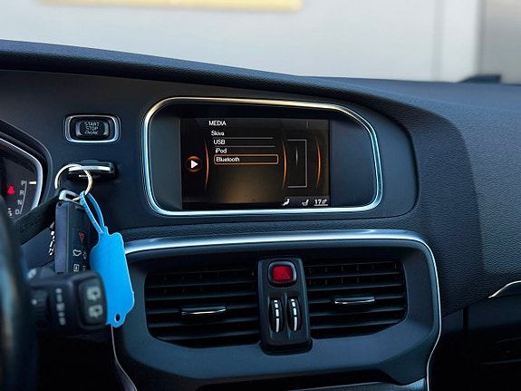 Volvo V40 13 of 19